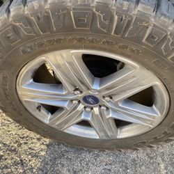 275/60/20 Nitto Ridge Grapplers 