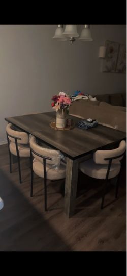 Dining table with extender bar