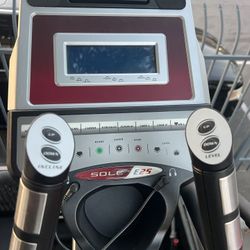 SOLE E25 ELLIPTICAL CROSSTRAINER