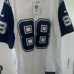 Nike CeeDee Lamb jersey