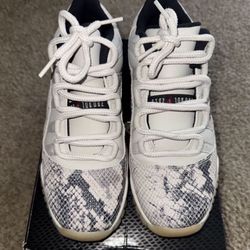 Retro Jordan 11 Low 'Light Bone Snakeskin'