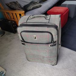 26-inch London Fog Houndstooth Suitcase