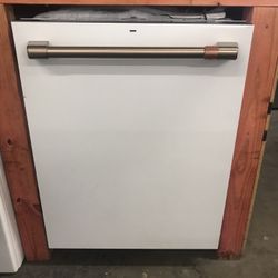 24” GE Café Series Dishwasher(USED)