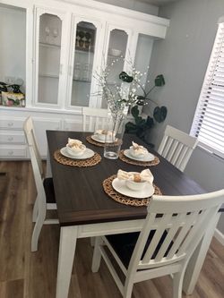 Farm style Dining Table/ Chairs