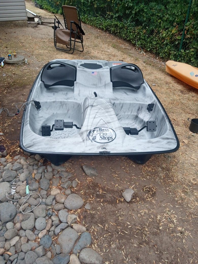 Brand New Bass Pro Shops Pedal Prowler Pedal Boat