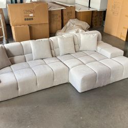 Vendo Sofá Sectional Nuevo En Caja , PREGUNTAR POR PRECIO.