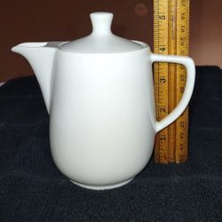 Vintage Melitta White Porcelain 0-2 Coffee/Tea/Milk Pot/Carafe With Lid