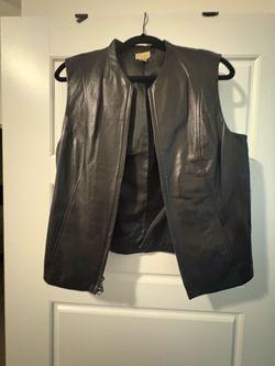 Women’s leather vest size M