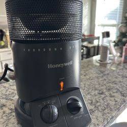 HEATER HONEY WELL WORK EXCELLENT. $30