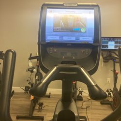 Used Precor EFX885 Elliptical W/P82 Touch Screen 