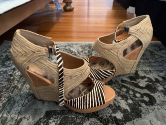 Sam Edelman size 8.5 wedges