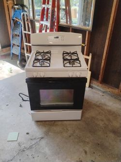 Gas Stove "Used Twice" Need Gone " Moving