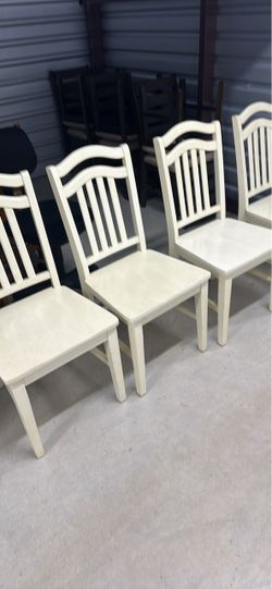 SET OF FOUR OFF WHITE CREAM COLOR HEAVY SOLID WOOD DINING ROOM / KITCHEN CHAIRS