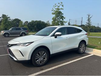 Toyota Venza XLE 2023