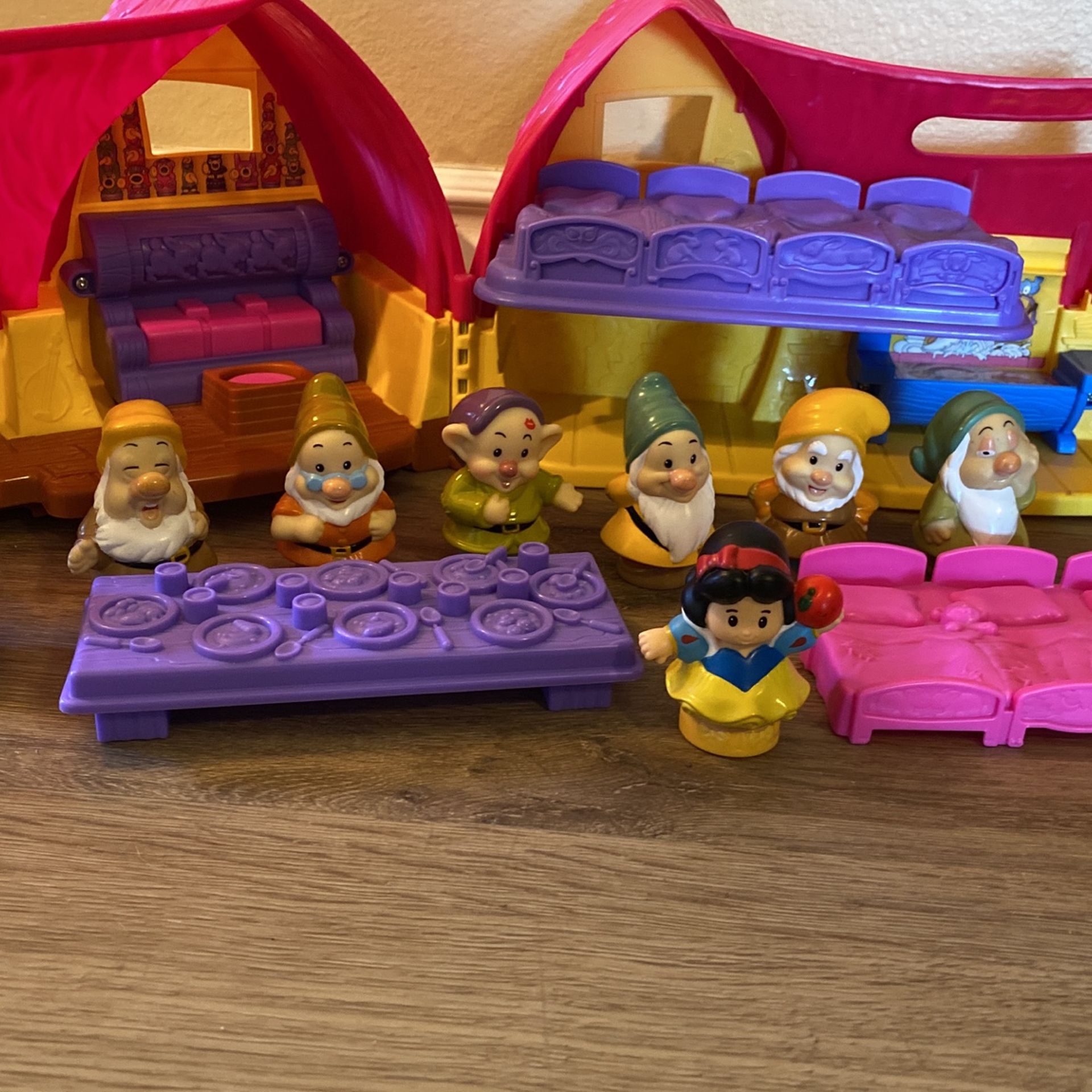 Little People Snow White And 7 Dwarfs Musical Cottage Toys