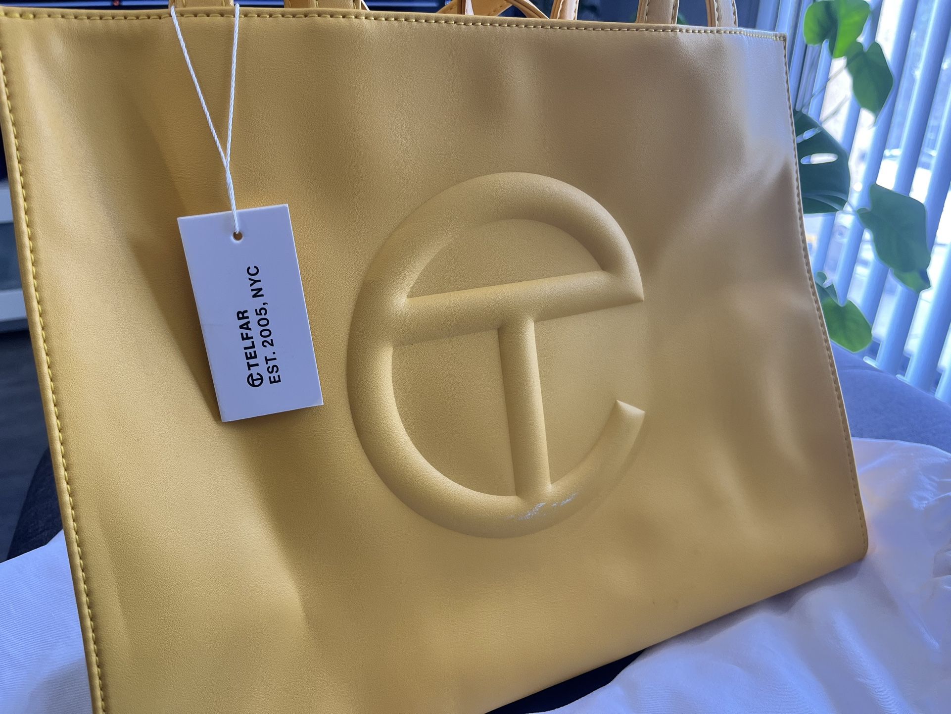 Telfar Bag (Medium)