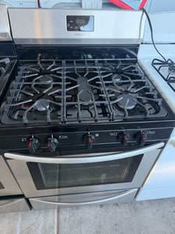 Frigidaire~📢📢🔥Beautiful Stainless Steel Gas Range 5 Burner in excellent condition