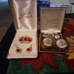 Vintage Jeweline Costume jewelry 