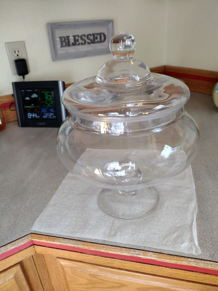 Clear Glass Apothecary Jar with Cute Shape