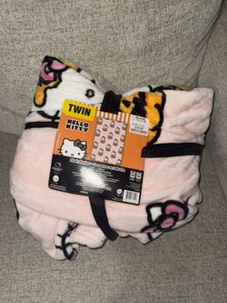 Hello Kitty Halloween Blanket