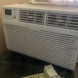 TCL Home 8,000 BTU 115-volt Smart Window Air Conditioner 