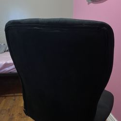 MOVING MUST GO (Vanity Chair)