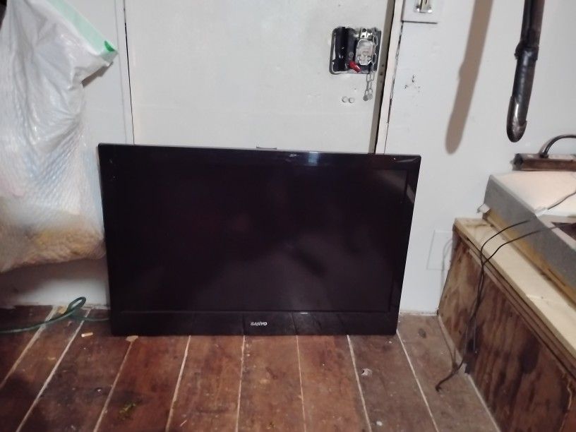 Sanyo32 Inch TV/ DvD