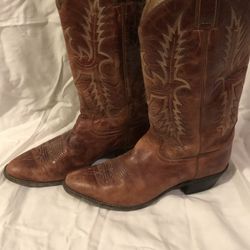 Women’s 9M Brown Western boots