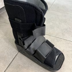 Max Trax, Ankle Walker Brace. Walking Boots