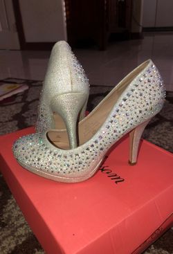 Size 5 Silver sparkle heels