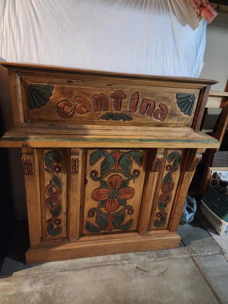 Nice home Built rustic Bar