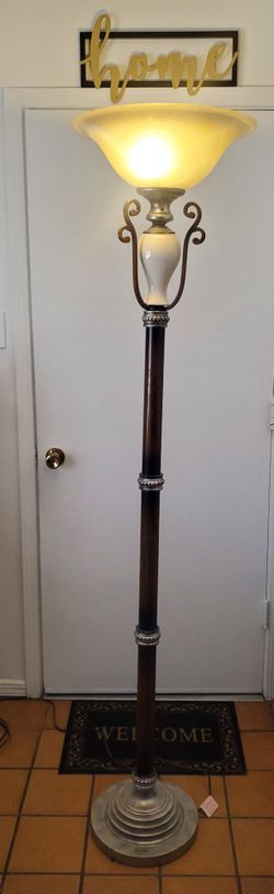 Floor lamp* good condition