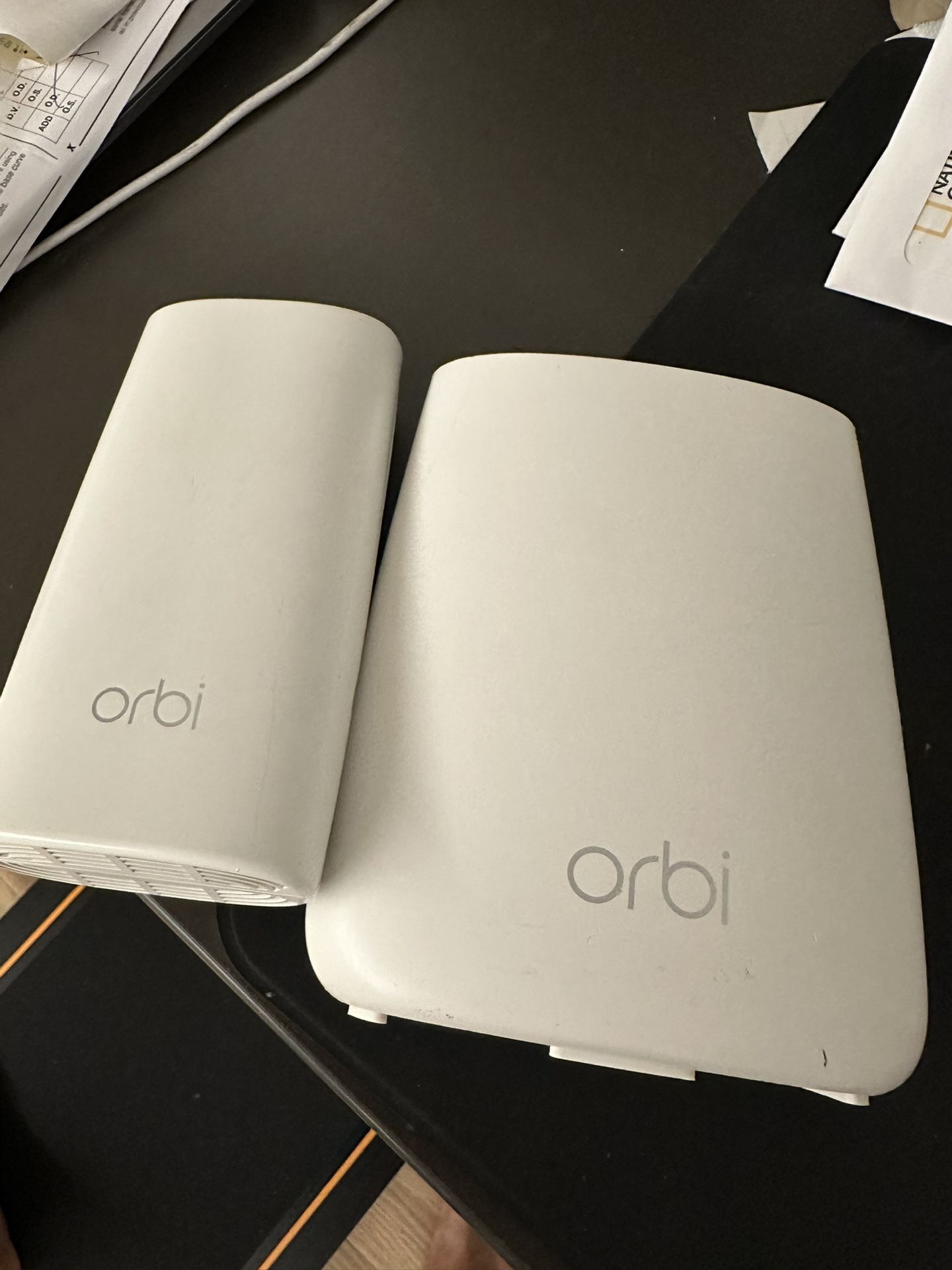 NETGEAR Orbi RBW30 AC2200 Wall-Plug Whole Home Mesh WiFi Satellite Extender + RB20