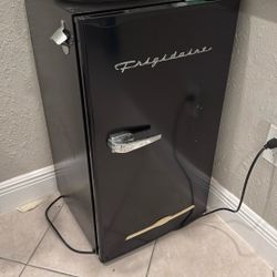 Mini Bar Frigidaire