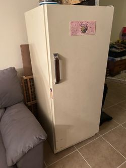 Montgomery Ward Freezer 12.1 cubic ft