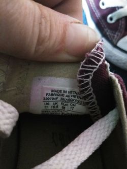 Maroon converse