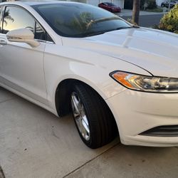 Ford Fusion SE 2013