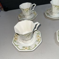 Set of Four Nikko Dogwood Classic Collection Cups and Saucers 