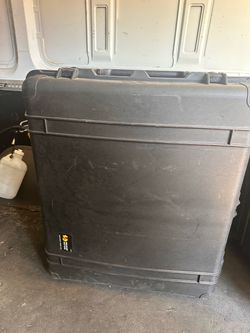 Pelican 1690 Large Rolling Hard Transport Case