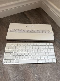 Apple Magic Keyboard with Box (Lightning port)