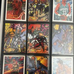 BOOK OF SPORTS CARDS 