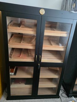 Cigar humidors