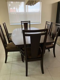 Dining room set - table with 6 chairs