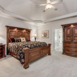 King size Solid Wood Bedroom Set