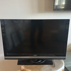 32 inch Visio TV