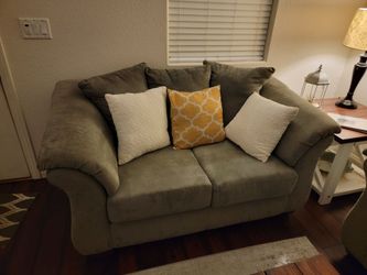Sofa / Love Seat Set