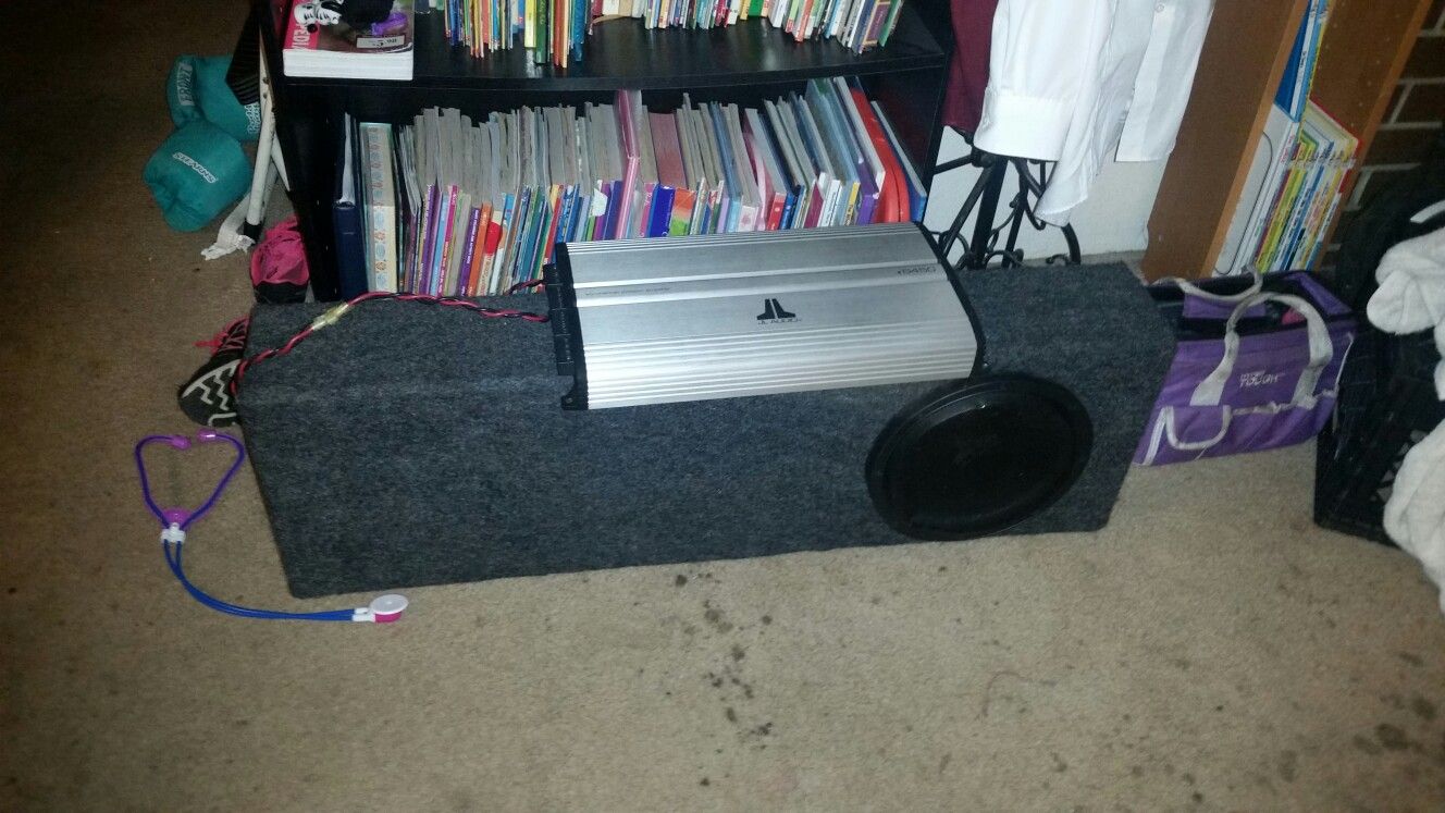 JL audio E6450 amp and 10 inch W3V2 JL sub for Sale in Des Moines, WA OfferUp