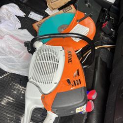 Steel TS 800 in excellent like new condition comes with 16 inch blade. Super powerful saw 1350 firms not negotiable.