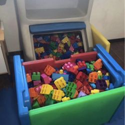 MEGA BLOCKS (1,500 +) 