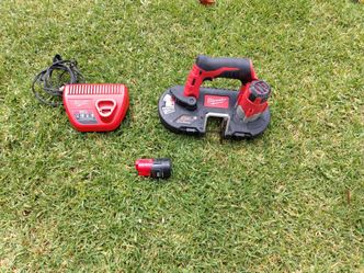 Milwaukee m12 cordless band saw battery & charger